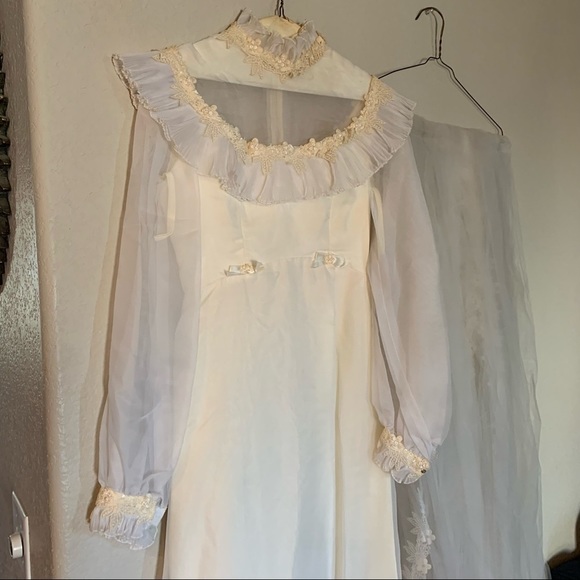 Vintage Wedding Dress w/extra long Lace Tule Cathedral Veil UNION MADE - Picture 2 of 14